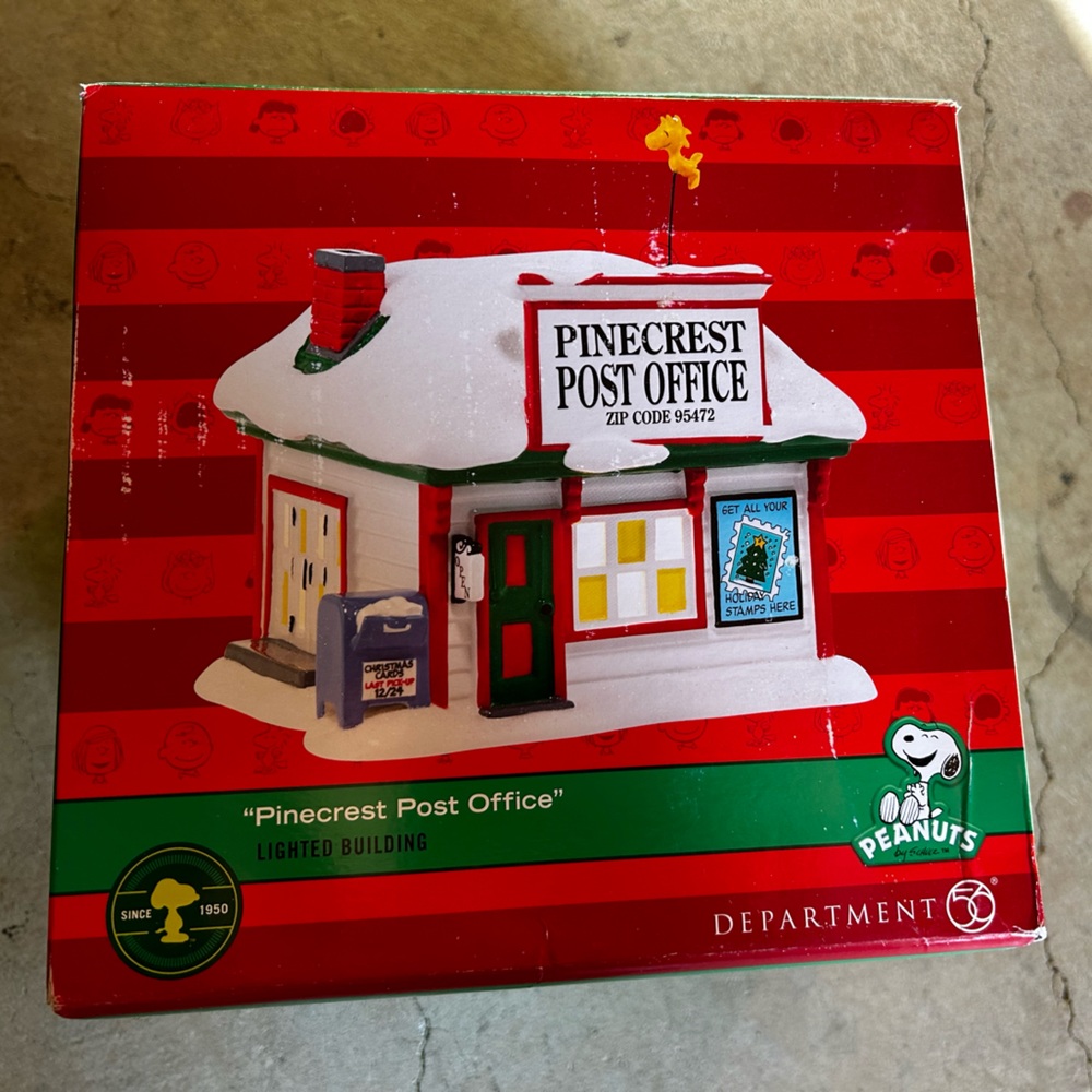 Rare Retired Dept 56 Peanuts “pinecrest Post Office” Snoopy Christmas